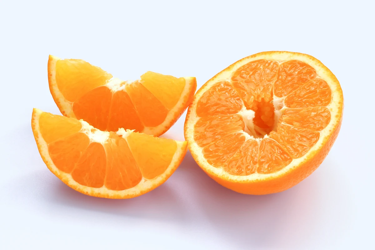 香りが良く、大粒な果肉が特徴のいよかん