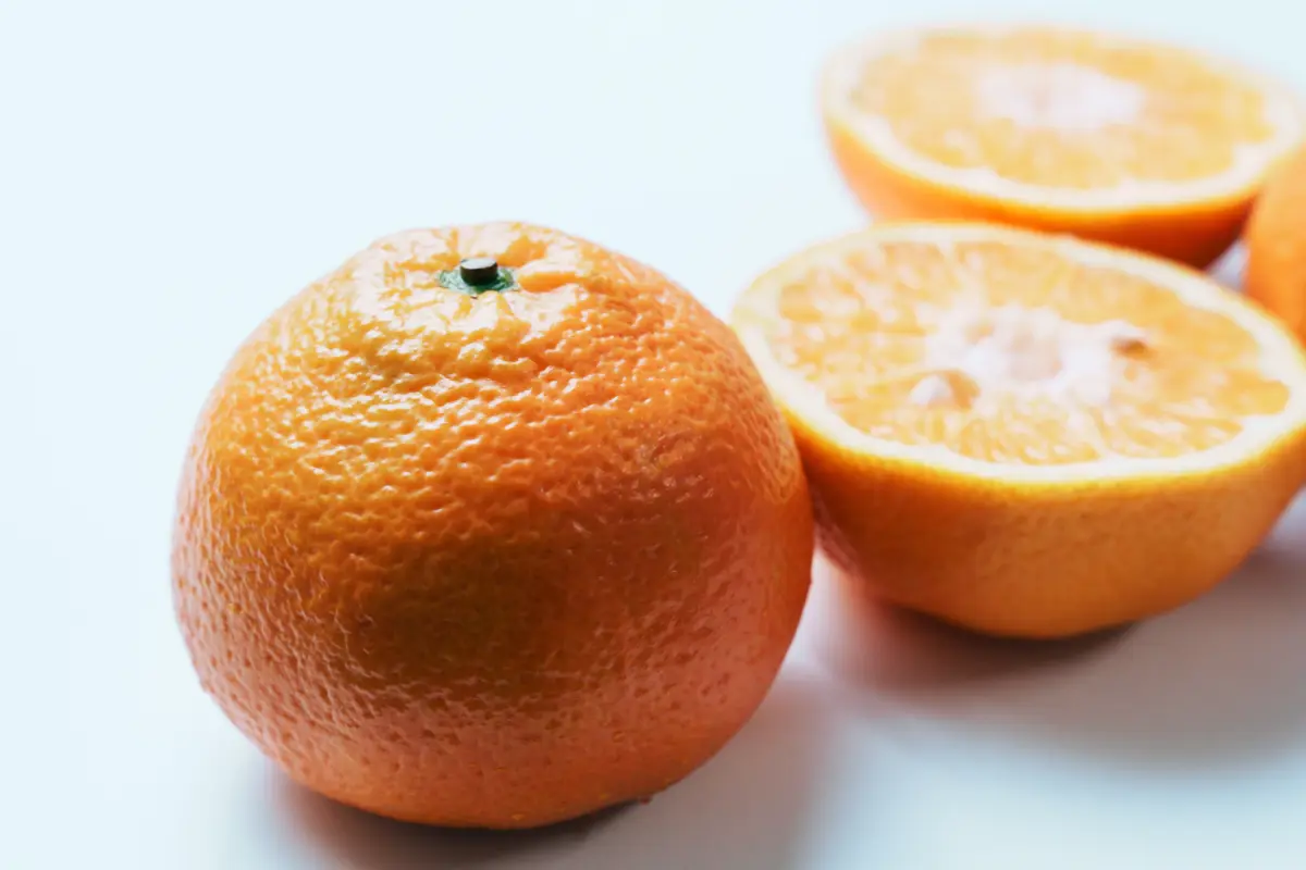 いよかんは濃厚な甘みと一緒に程よい酸味もある